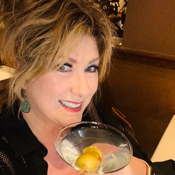 Kelly 🌷TOP RATE SELLER - Picture 2 of 13